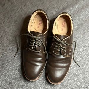 BOY’S BROWN DRESS SHOES SZ 7